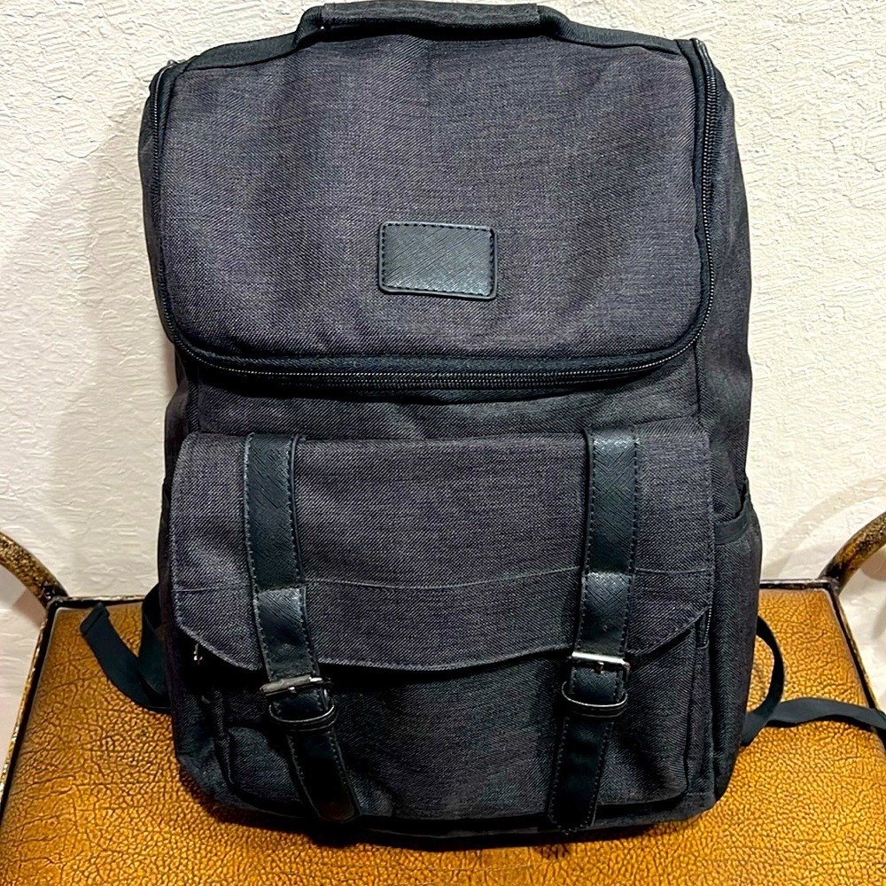 Computer Bag Pack Traveler Commuter Student Lunch Carrying Lightweight Luggage!